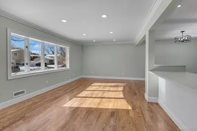 23 Catherwood Crescent, Melville, NY 11747 - Photo 7