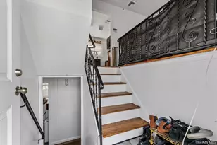 22 Hudson Pl, Hempstead, NY 11550 - Photo 3