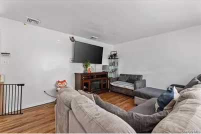 22 Hudson Place, Hempstead, NY 11550 - Photo 5