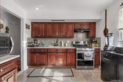 22 Hudson Place, Hempstead, NY 11550 - Photo 7