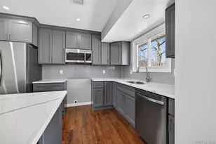 3103 Falcon Ave, Medford, NY 11763 - Photo 9