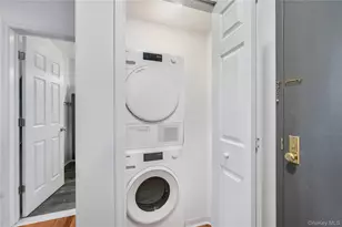 30-63 31st St, Astoria, NY 11102 - Photo 5