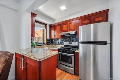 30-63 31st Street #301, Astoria, NY 11102 - Photo 3