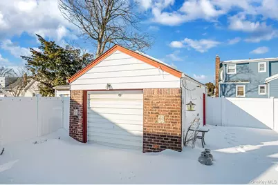 3589 Naomi Place, Seaford, NY 11783 - Photo 7