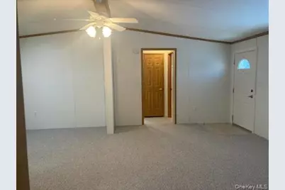 1661 Old Country Road #195, Riverhead, NY 11901 - Photo 9