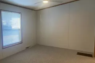 1661 Old Country Rd, Riverhead, NY 11901 - Photo 17