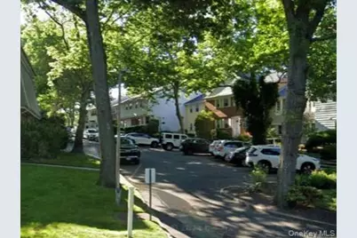 305 Towne House Village, Islandia, NY 11749 - Photo 3