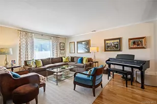 34 Glenbrook Rd, Hicksville, NY 11801 - Photo 7