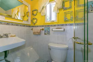 200 Myrtle Dr, Great Neck, NY 11021 - Photo 15