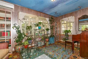 200 Myrtle Dr, Great Neck, NY 11021 - Photo 9