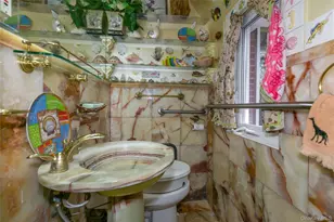 200 Myrtle Dr, Great Neck, NY 11021 - Photo 11