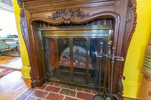 200 Myrtle Dr, Great Neck, NY 11021 - Photo 3