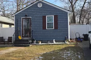 59 Wildwood Dr, Sound Beach, NY 11789 - Photo 3