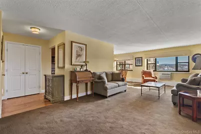 100 Diplomat Drive #5H, Mount Kisco, NY 10549 - Photo 5