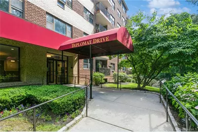 100 Diplomat Drive #5H, Mount Kisco, NY 10549 - Photo 3