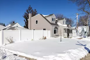 2 Violet Ln, Levittown, NY 11756 - Photo 3