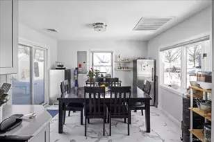 2 Violet Ln, Levittown, NY 11756 - Photo 15