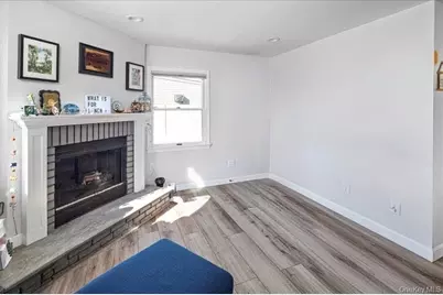 2 Violet Lane, Levittown, NY 11756 - Photo 9