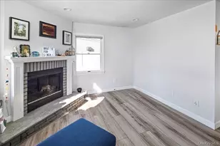 2 Violet Ln, Levittown, NY 11756 - Photo 9