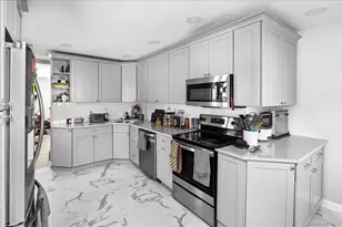 2 Violet Ln, Levittown, NY 11756 - Photo 11