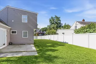 2 Violet Ln, Levittown, NY 11756 - Photo 25