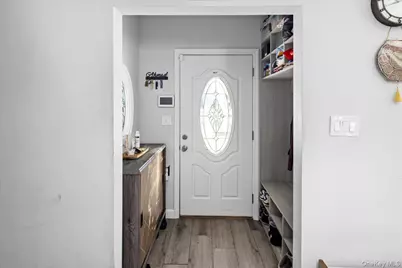 2 Violet Lane, Levittown, NY 11756 - Photo 9