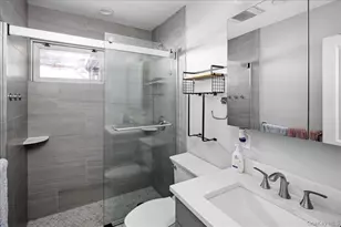 2 Violet Ln, Levittown, NY 11756 - Photo 21