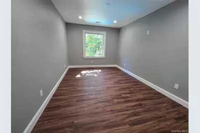 32 Valley Road, Old Westbury, NY 11568 - Photo 17