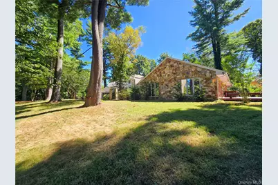 32 Valley Road, Old Westbury, NY 11568 - Photo 3