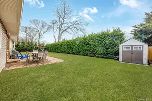 22 Wiggins St, Ronkonkoma, NY 11779 - Photo 19