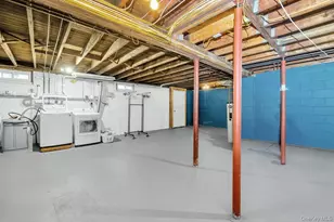 22 Wiggins St, Ronkonkoma, NY 11779 - Photo 17