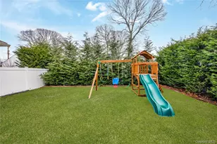 22 Wiggins St, Ronkonkoma, NY 11779 - Photo 21