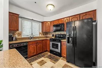 16 Stoneham Place, White Plains, NY 10607 - Photo 13