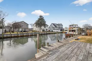 20 Albert Rd, Amityville, NY 11701 - Photo 39