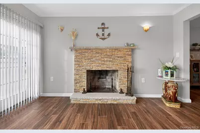 20 Albert Road, Amityville, NY 11701 - Photo 19