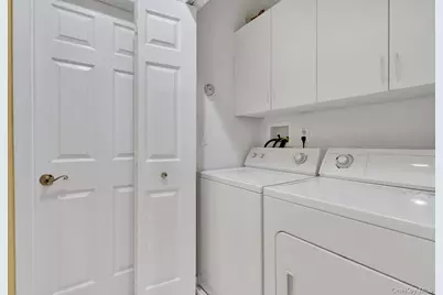 202 Carriage Lane, Plainview, NY 11803 - Photo 27