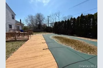 22 Salisbury Drive S, East Northport, NY 11731 - Photo 9