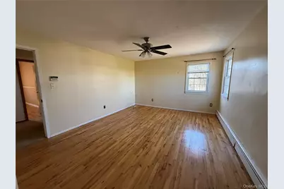 22 Salisbury Drive S, East Northport, NY 11731 - Photo 5