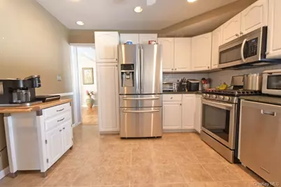 131 Sterling Street, Port Jefferson Station, NY 11776 - Photo 5