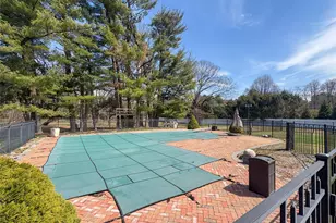 [Address not provided], Brookville, NY 11545 - Photo 7