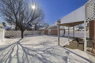 1065 Russell St, Franklin Square, NY 11010 - Photo 25