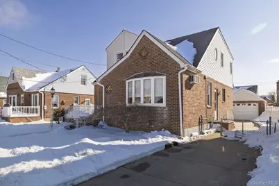 1065 Russell Street, Franklin Square, NY 11010 - Photo 3