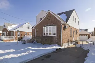 1065 Russell St, Franklin Square, NY 11010 - Photo 3