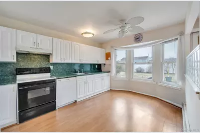 40 Sequoia Way, Holbrook, NY 11741 - Photo 15