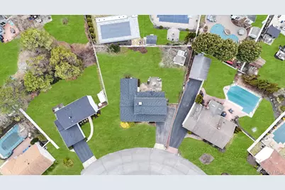 40 Sequoia Way, Holbrook, NY 11741 - Photo 3