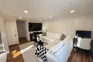 547 Middle St, North Babylon, NY 11703 - Photo 3