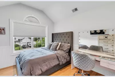 10 Shady View Crossing, Manorville, NY 11949 - Photo 19