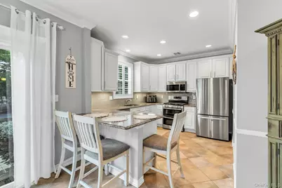 10 Shady View Crossing, Manorville, NY 11949 - Photo 9