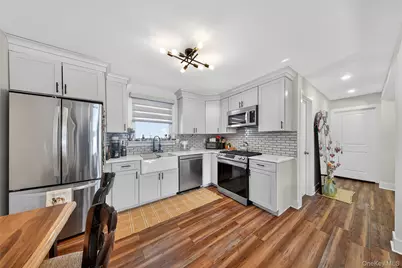 1718 E Main Street, Mohegan Lake, NY 10547 - Photo 17