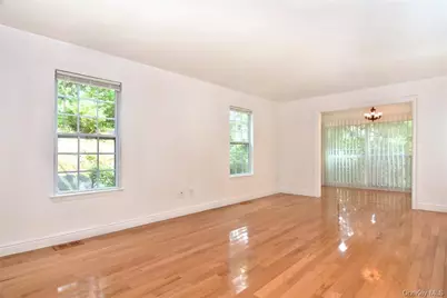 352 Carroll Close, Tarrytown, NY 10591 - Photo 9